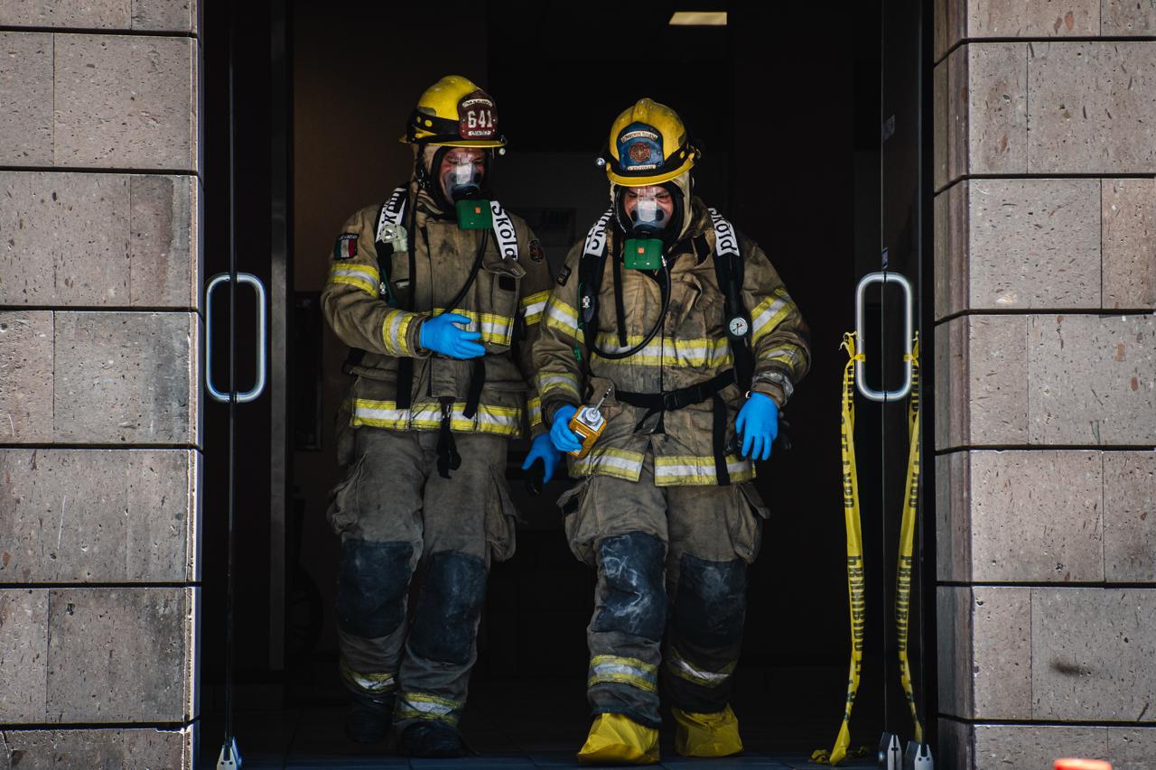 Advierte Bomberos de Tijuana sobre los riesgos del uso de fogatas y calentadores caseros.