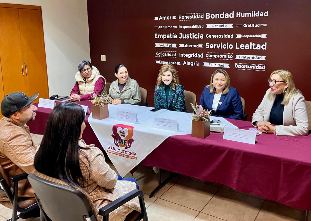DIF Baja California Celebra la Presentación de un Menor a su Familia Pre-Adoptiva
