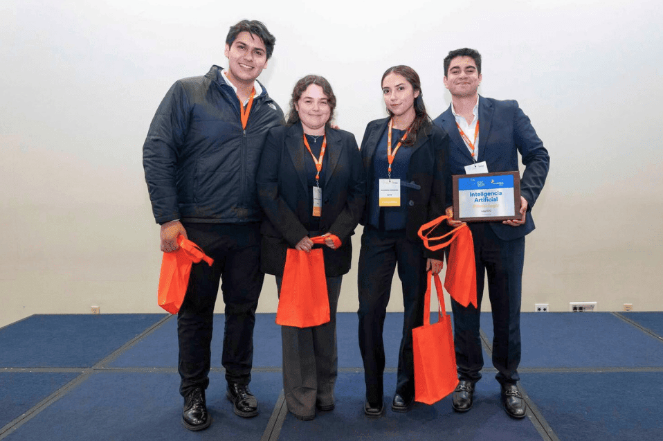 ESTUDIANTES DE CETYS TIJUANA GANAN 1ER LUGAR EN HACKHATON NACIONAL EN CATEGORÍA DE INTELIGENCIA ARTIFICIAL