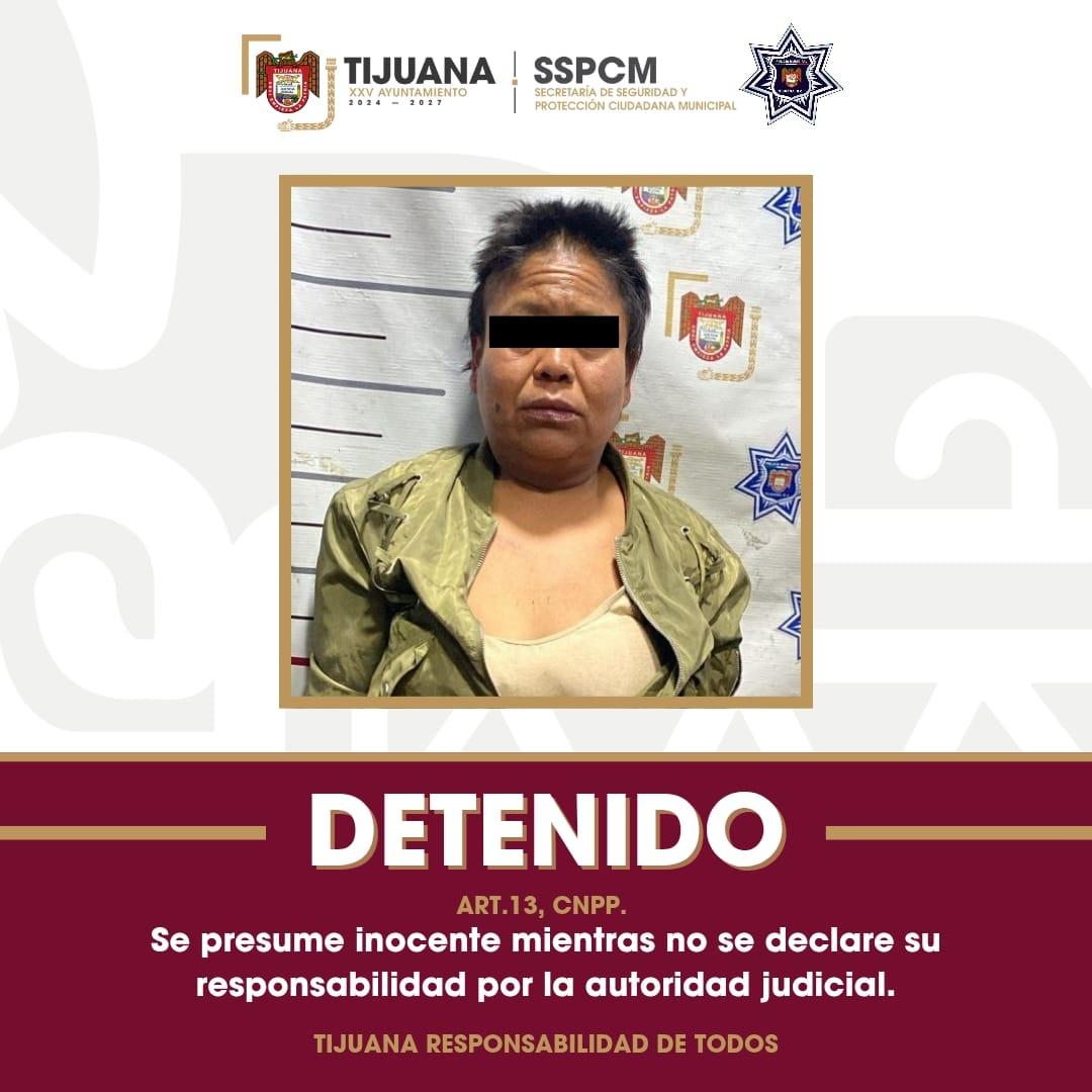 Arresta Policía Municipal a mujer en posesión de arma larga