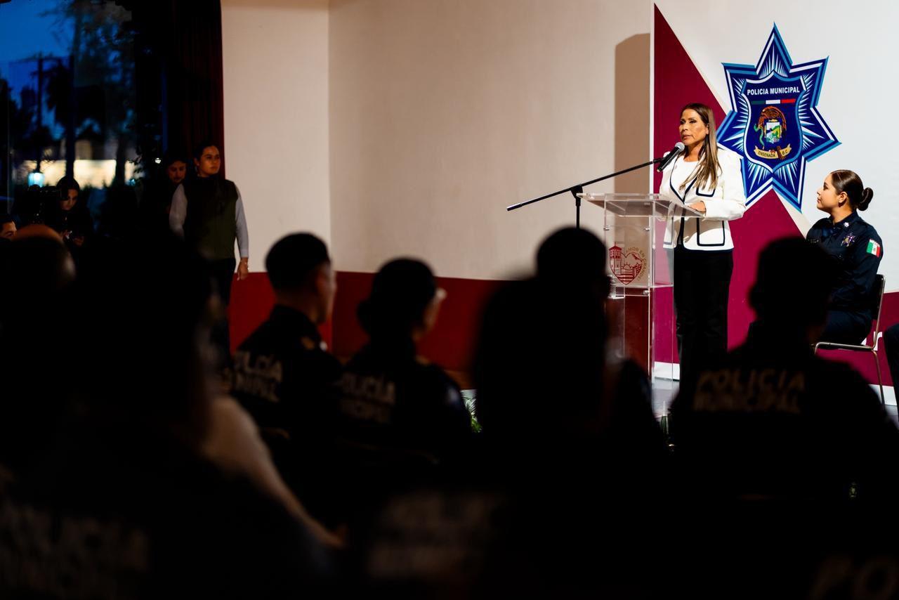 Gobierno de Ensenada fortalece a la Policía Municipal con la toma de protesta de 13 nuevos agentes