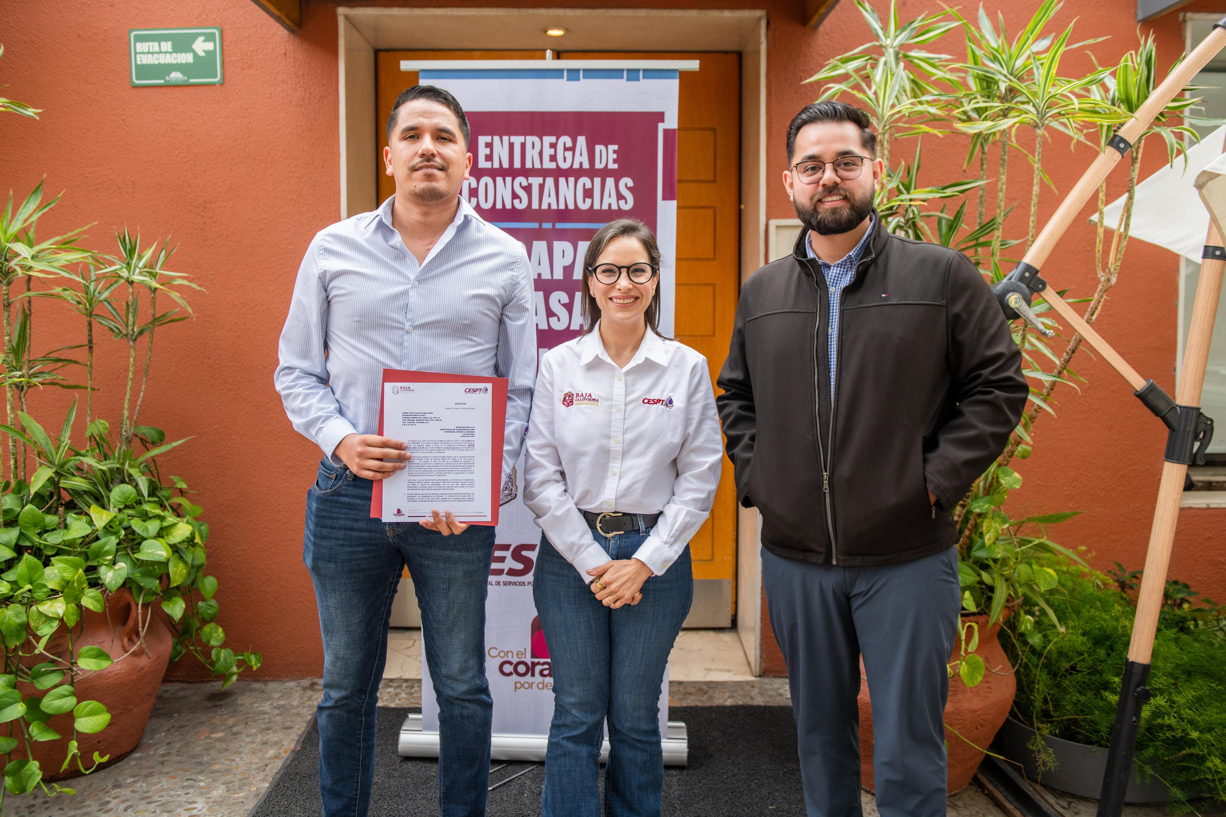 CESPT destaca que negocios de Tijuana y Playas de Rosarito ayudan a evitar drenajes tapados
