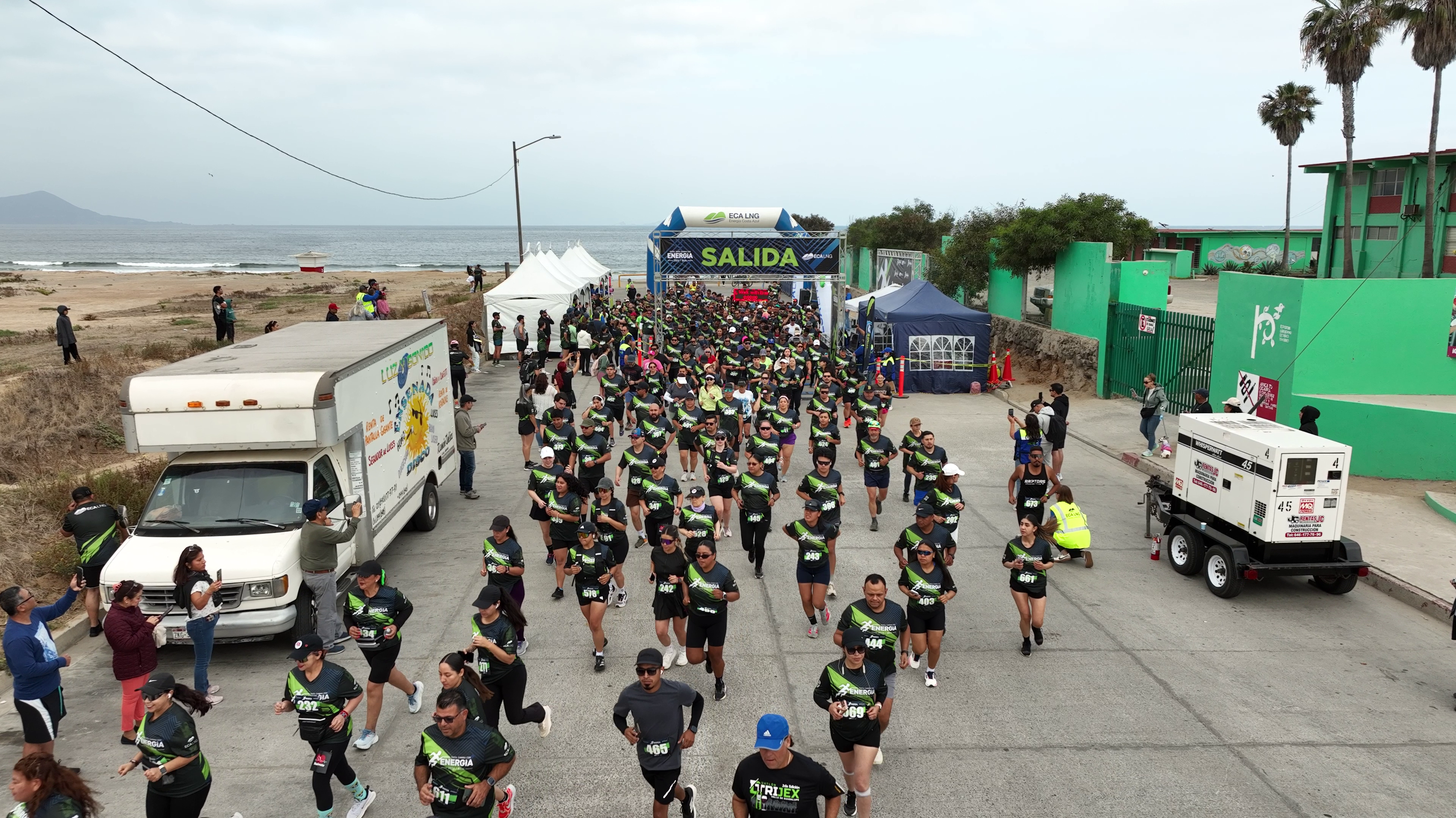 Carrera organizada por ECA LNG reúne a más de 800 personas para apoyar la educación de niñas y niños en Ensenada