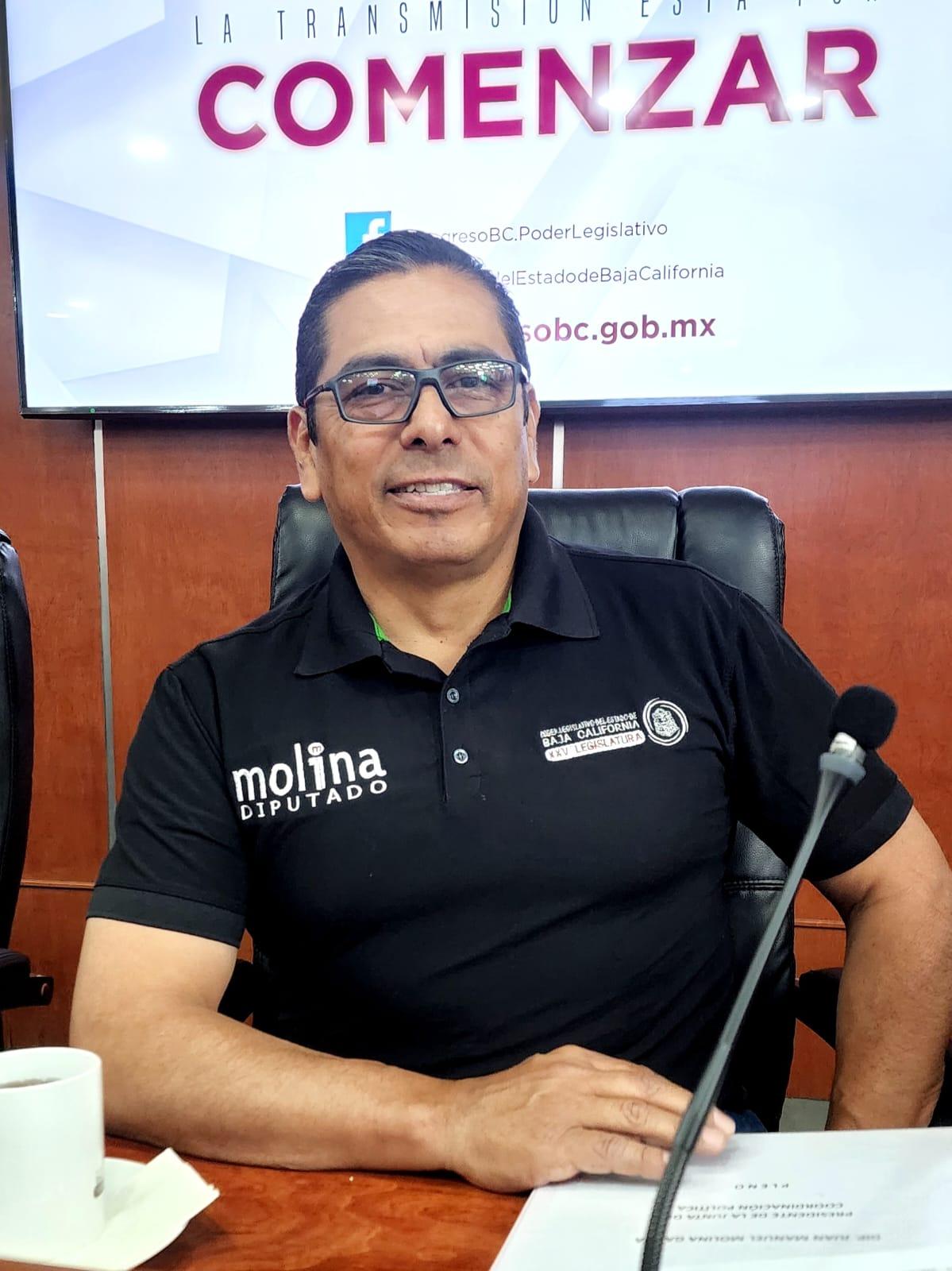 Dip. Molina García presenta iniciativa que limita salarios y pensiones de servidores públicos