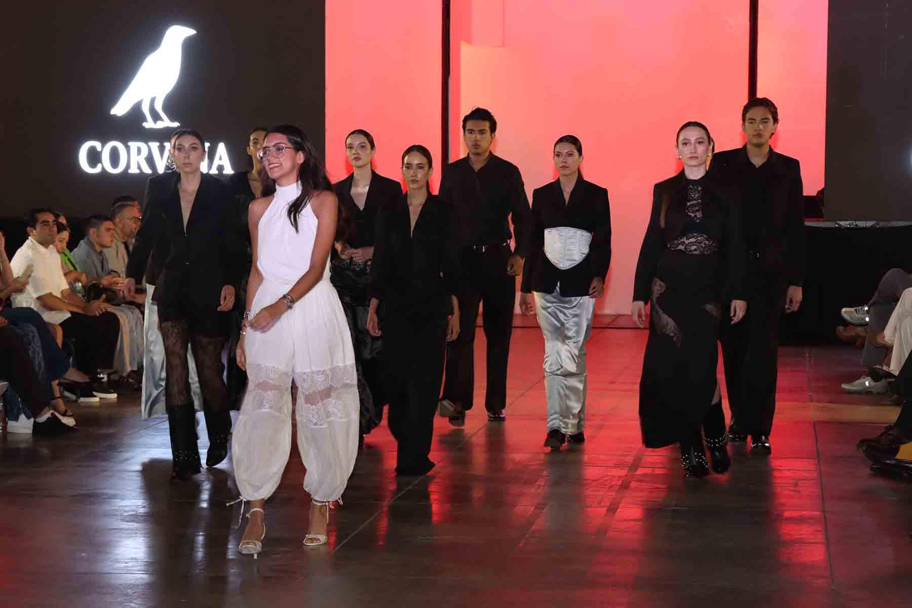 Alumnos de la UAG presentan colecciones originales durante “Esencia Fashion Show”