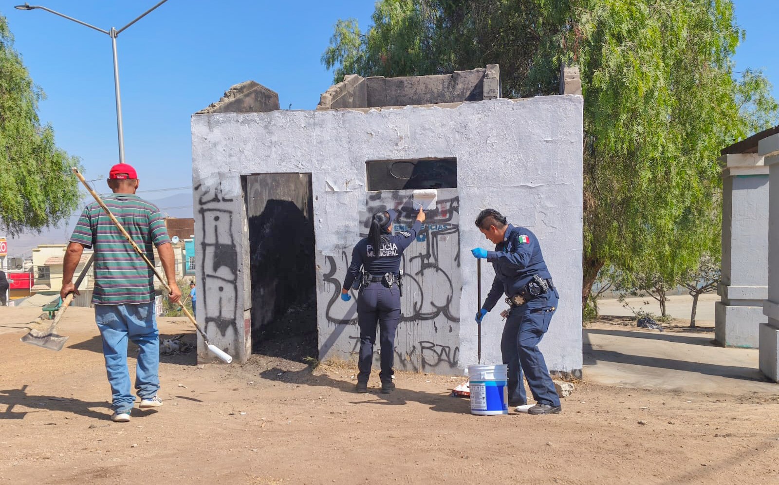 Realizan SSPCM y ciudadanos jornada de limpieza en el parque de Villas del Campo
