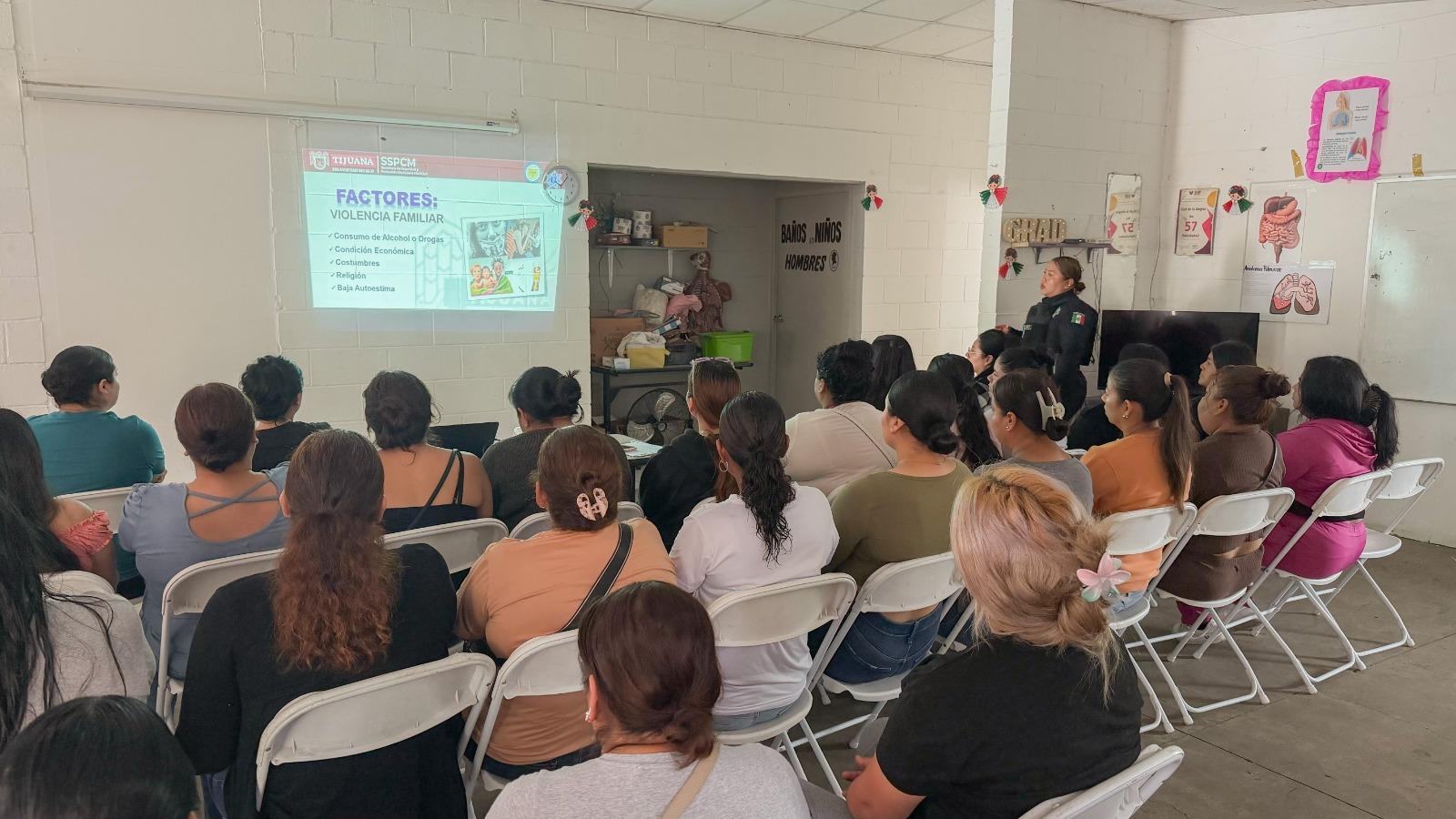 Fortalece SSPCM acciones preventivas para la protección de las mujeres en la colonia Mariano Matamoros