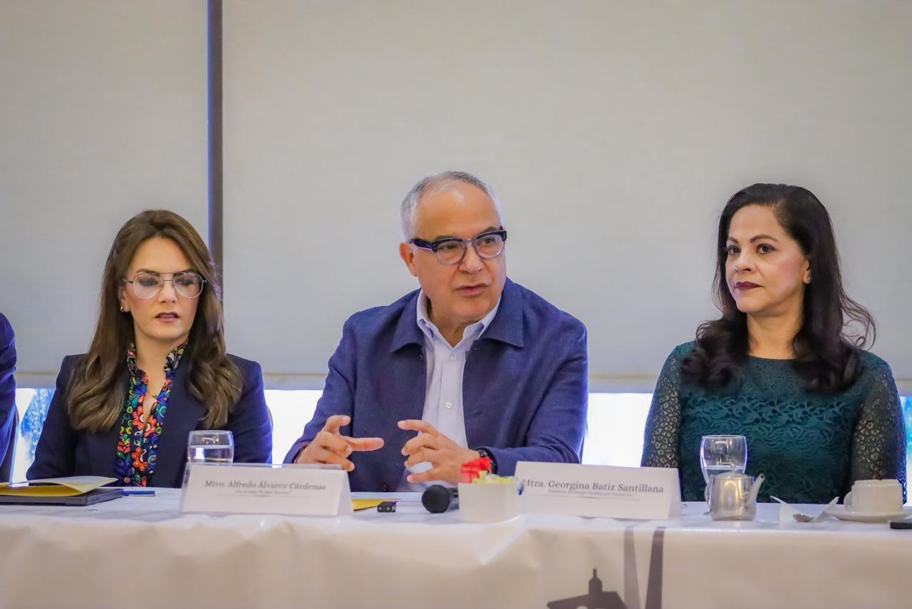 Alfredo Álvarez atiende reunión con “Unidos por Tijuana” y presenta Plan Maestro para BC