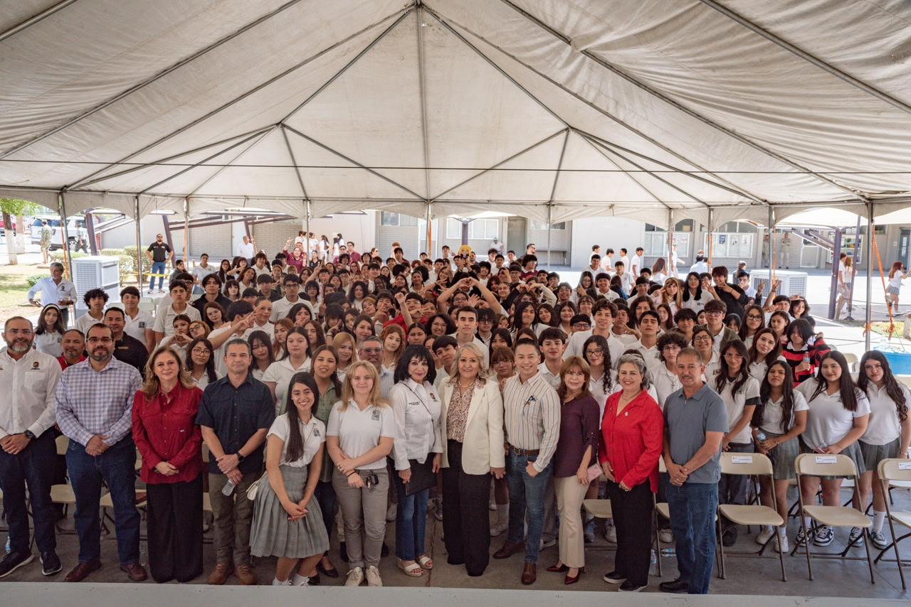 COBACH BC IMPULSA LA PARTICIPACIÓN JUVENIL EN EL FORO “UNIENDO ESFUERZOS” EN EL PLANTEL BAJA CALIFORNIA