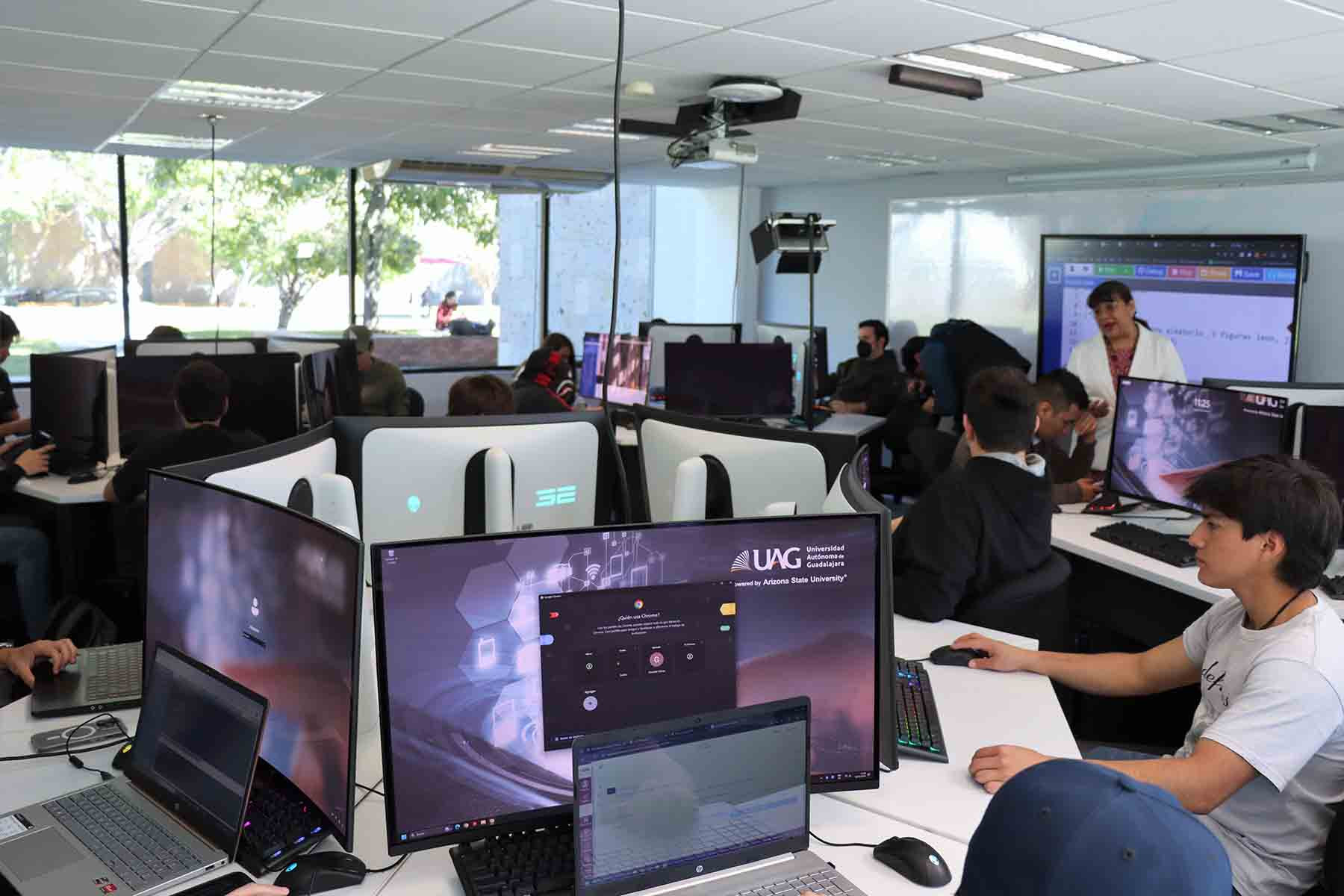 Laboratorio de Entornos Inmersivos transforma el aprendizaje del futuro