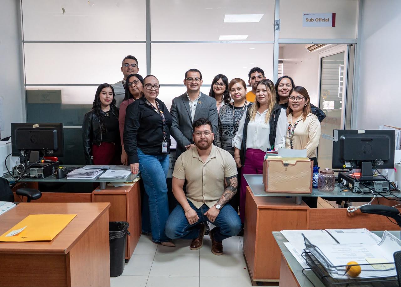 Recorre presidente municipal Abdiel Gutiérrez Coronado oficinas de Palacio Municipal